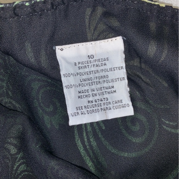 Floral Green dark brown floral scroll knee length fit flare Skirt size 10 Y2K - Picture 3 of 4